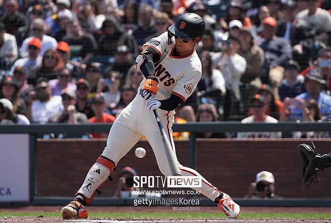 ▲ 샌프란시스코 자이언츠의 이정후가 타격하는 장면이다.