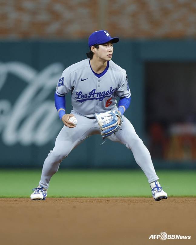 4일 경기서 수비를 소화하고 있는 김혜성. /AFPBBNews=뉴스1