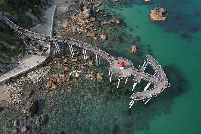 드라마 촬영지로 각광받고 있는 이가리닻 전망대_한국관광공사 제공