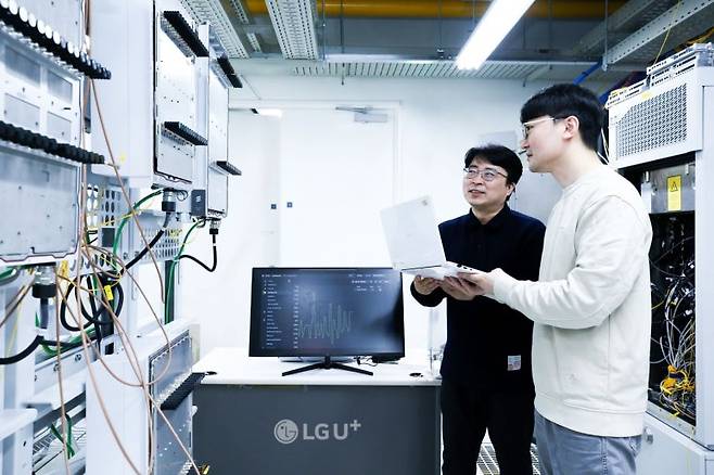 'LG유플러스가 에릭슨과 손잡고 AI접목한 네트워크 구조를 공개했다.' 사진=LG유플러스