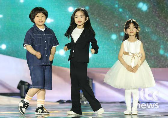 '제61회 백상예술대상 with 구찌'가 5일 오후 서울 강남구 코엑스 D홀에서 개최됐다. 박세완 엔터뉴스팀 기자 park.sewan@jtbc.co.kr