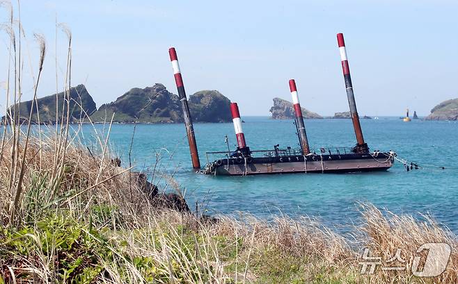 지난달 29일 제주시 한경면 해상에 떠있는 '페리지에어로스페이스'의 우주발사체 해상 발사장 세테시아1.
