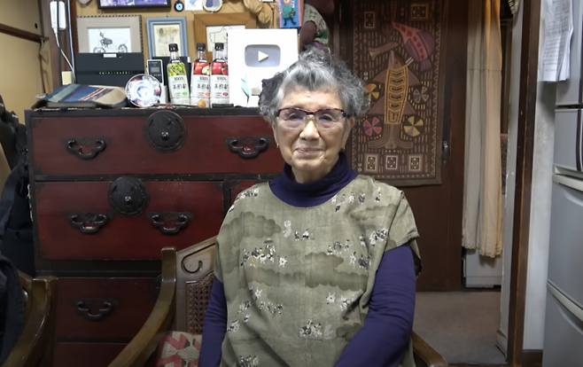 타라 미치코씨. Earthおばあちゃんねる 유튜브.