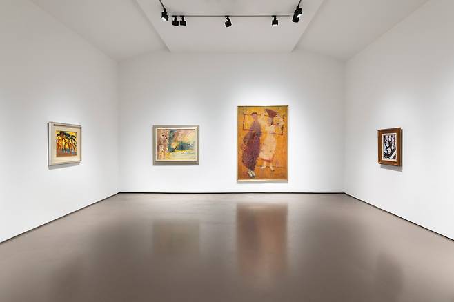 갤러리현대에서 열리고 있는 '55주년: 한국 현대미술의 서사' 본관 전시 전경. /갤러리현대