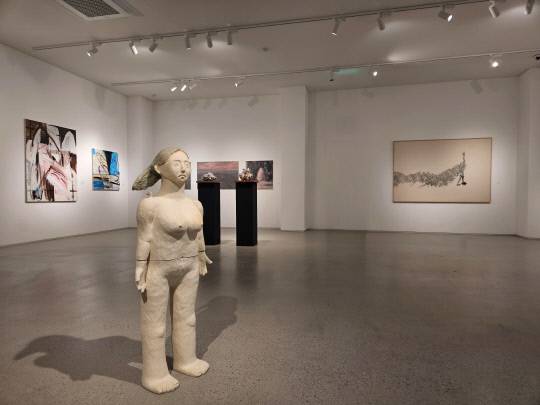 화이트블럭 천안창작촌 12기 쇼케이스전  '산책: One Fine Day' 전시 모습. 화이트블럭 천안창작촌 제공