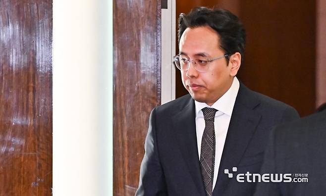 2025 온라인 브랜드 소상공인 육성사업 선포식이 18일 서울 중구 웨스틴조선호텔에서 열렸다. 김범석 우아한형제들 대표가 참석하고 있다.  이동근기자 foto@etnews.com