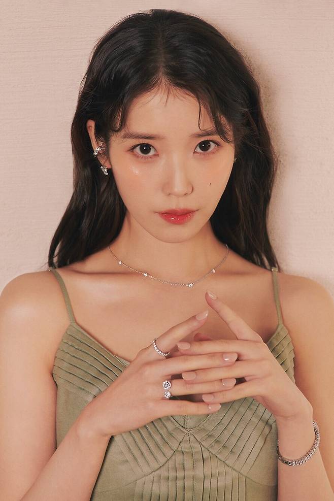 제이에스티나 아이유