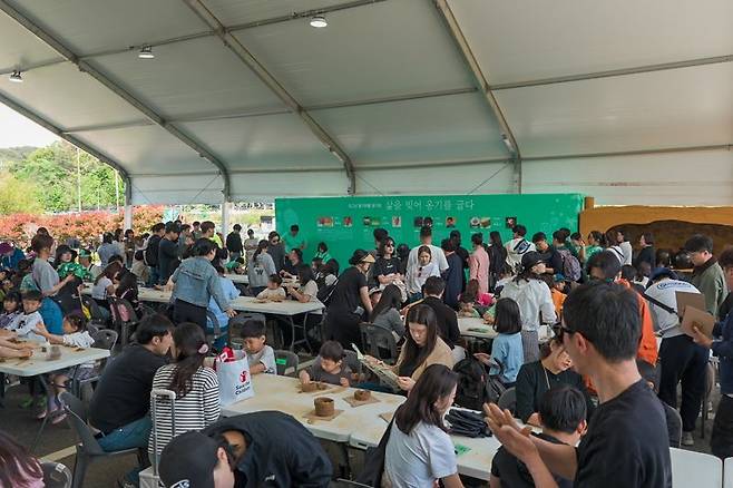 2025 울산옹기축제 옹기 제작 체험. 울주문화재단 제공