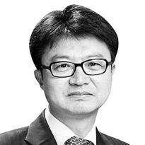 강원택 서울대학교 정치외교학부 교수