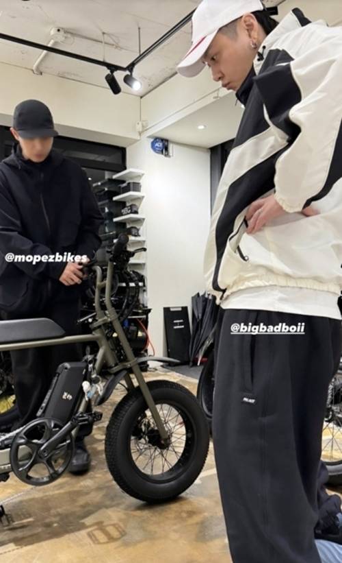 가수 현아와 용준형 부부가 ‘선물로 주고받는 감성’으로 SNS를 달궜다. 사진=현아 SNS