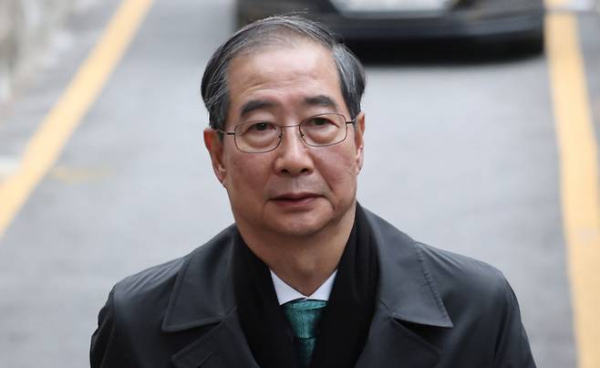 한덕수 무소속 대선 예비후보가 관훈토론회에 참석해 대통령에 당선된 뒤 개헌에 성공하면 즉시 직을 내려놓겠다고 밝혔다. /사진=뉴시스