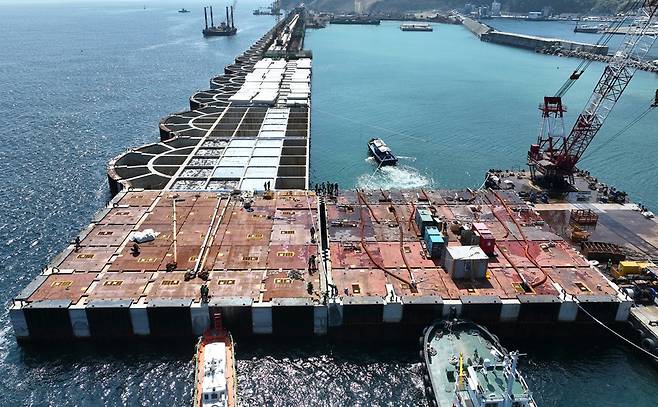 케이슨 거치 공사 모습 [DL이엔씨 제공]