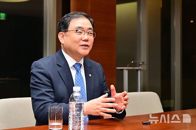 [창원=뉴시스] 차용현 기자 = 허성무 더불어민주당 의원. 2024.11.29. con@newsis.com