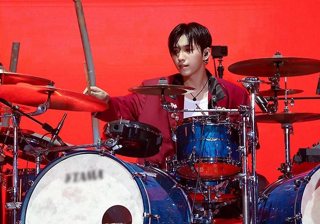 엑스디너리 히어로즈 건일. JYP엔터테인먼트 제공