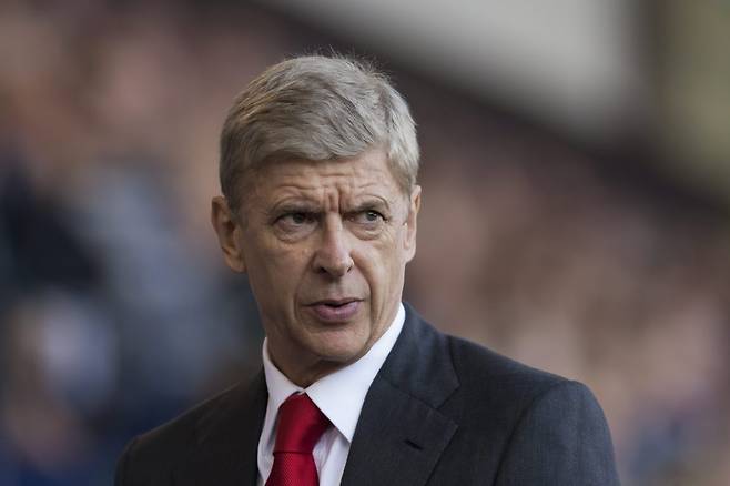 아르센 벵거 전 아스널 감독이 UEFA의 현행 클럽대항전 제도를 비판했다. UEL 우승 팀에게 다음 시즌 UCL 출전권을 주는게 옳지 않다고 목소리를 높였다. AP뉴시스