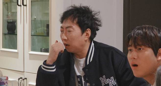 ▲ 박명수(왼쪽), 이무진. 제공| '위대한가이드2'