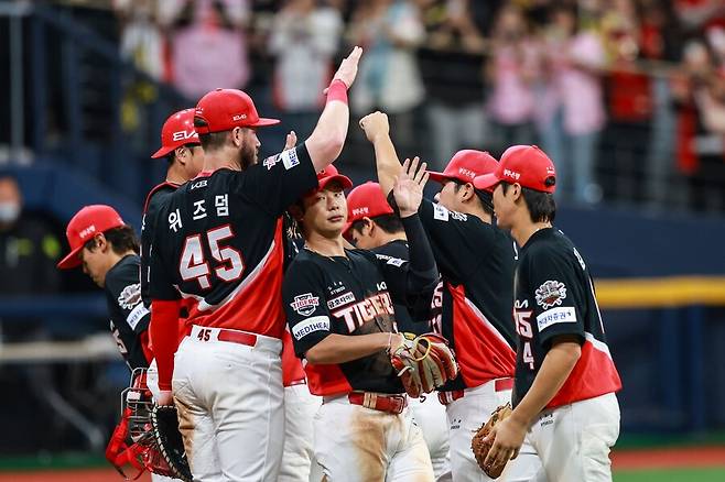 ▲ 연승을 기록하며 팀 분위기를 조금씩 바꿔놓고 있는 KIA ⓒKIA타이거즈