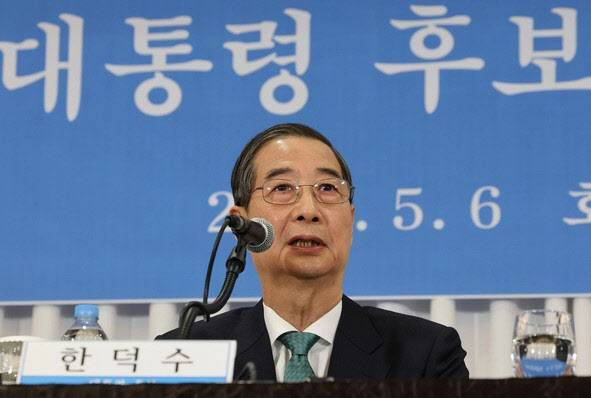 무소속 한덕수 대통령선거 예비후보가 6일 서울 중구 코리아나호텔에서 열린 관훈토론회에서 패널 질문에 답변하고 있다. 사진=국회사진기자단