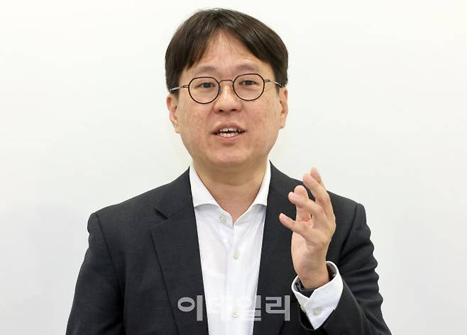 [이데일리 방인권 기자] 류창보 오픈블록체인·DID협회장이 7일 서울 서초구 NH디지털혁신캠퍼스에서 이데일리와 인터뷰하고 있다.