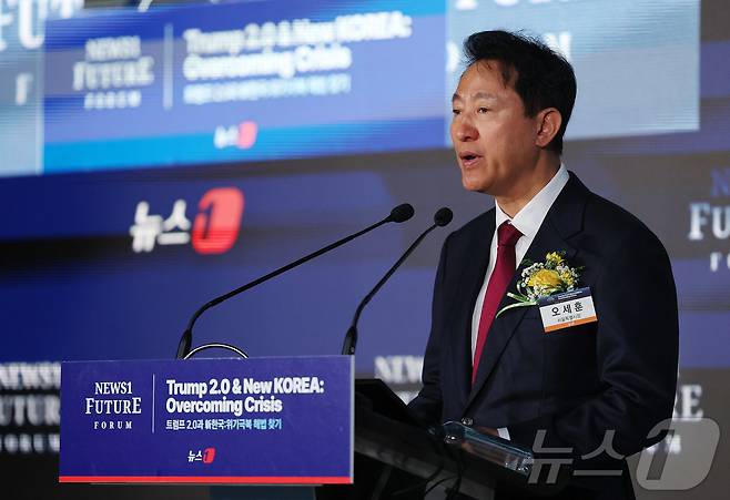 오세훈 서울시장이 7일 서울 여의도 페어몬트 호텔에서 열린 뉴스1 미래포럼에서 축사를 하고 있다. ‘트럼프 2.0과 新한국:위기 극복 해법 찾기’를 주제로 열린 이번 포럼은 뉴스1 주최로 열렸다. 2025.5.7/뉴스1 ⓒ News1 박세연 기자