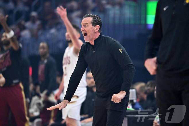 NBA 올해의 감독에 선정된 클리블랜드 케니 앳킨슨 감독. ⓒ AFP=뉴스1