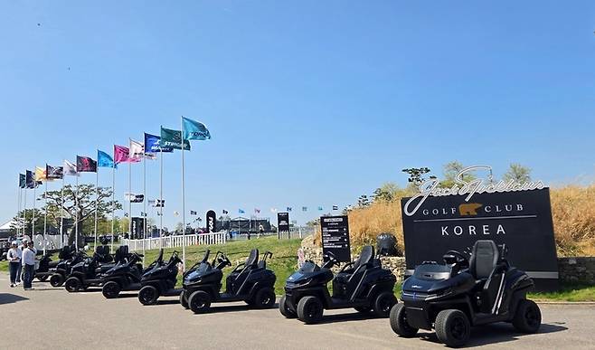 메이트모빌리티가 개발한 1인승 골프카트 싱글 AP는 자율주행 기능을 탑재해 눈길을 끌고 있다. 사진 | 메이트모빌리티