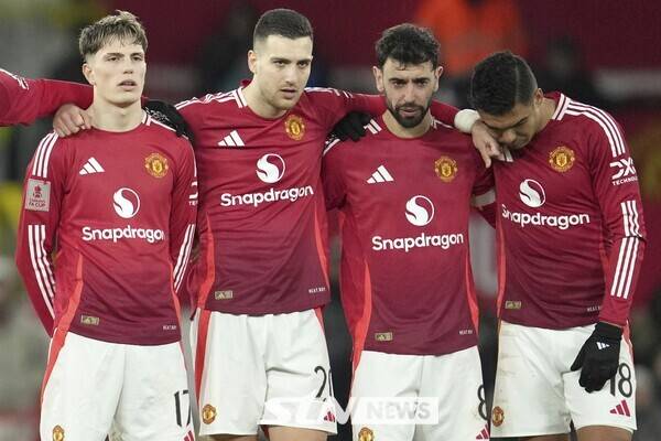 맨체스터 유나이티드의 알레한드로 가르나초, 디오고 달롯, 브루노 페르난데스, 카세미루. 사진┃뉴시스/AP