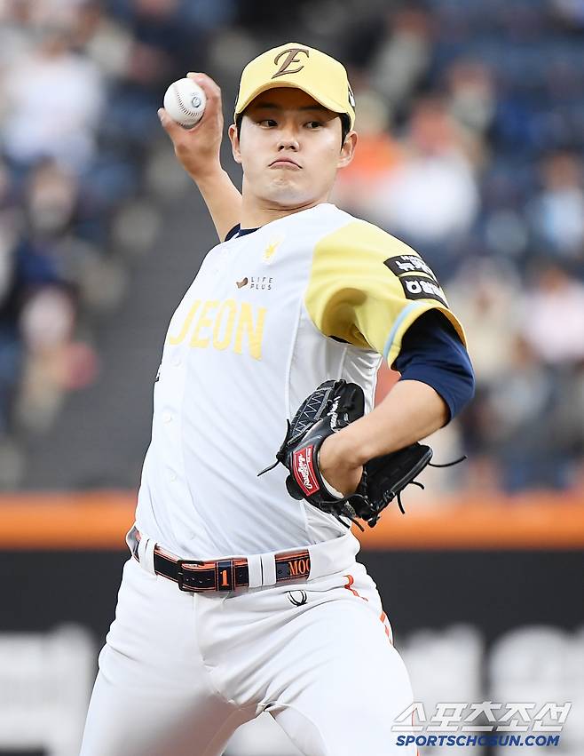 7일 대전 한화생명볼파크에서 열린 삼성-한화전. 선발투수 문동주가 투구하고 있다. 대전=정재근 기자 cjg@sportschosun.com/2025..5.7/