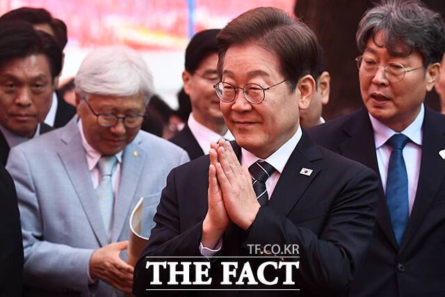 이재명 더불어민주당 대선 후보가 5일 오전 서울 종로구 조계사에서 열린 불기2569년 부처님오신날 봉축법요식에 참석하고 있다. /서예원 기자