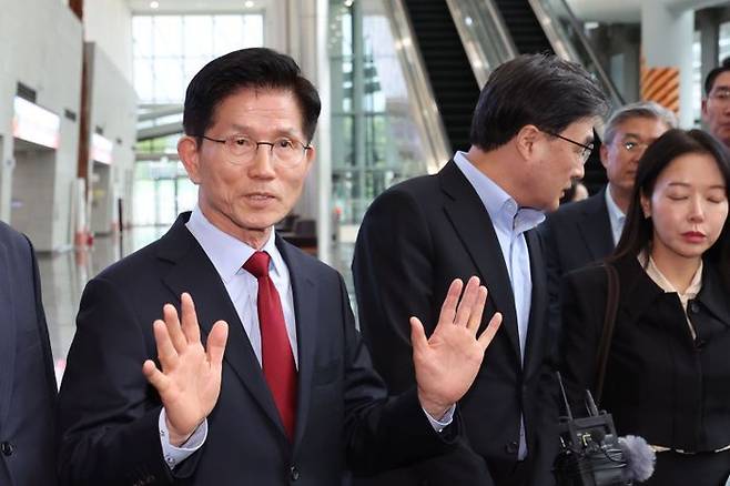 김문수 국민의힘 대선 후보가 6일 경북 경주시 HICO 미디어센터에서 단일화 관련 반발하며 후보 일정 중단을 선언하고 있다. ⓒ뉴시스