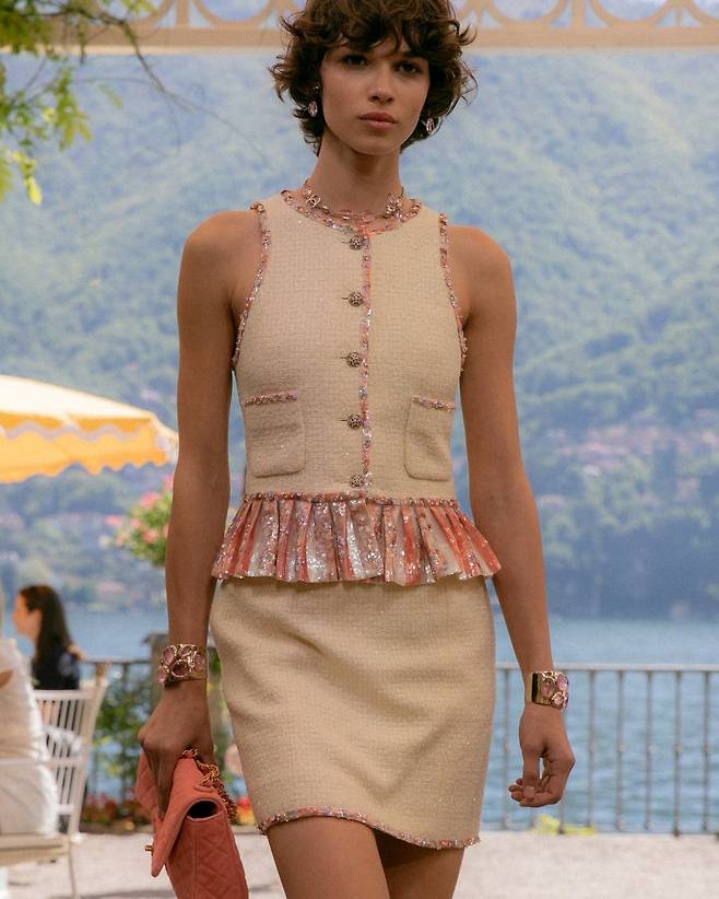 @chanelofficial