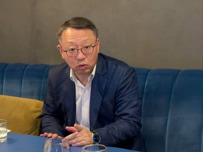 정진완 우리은행장이 지난 4일(현지시간) 이탈리아 밀라노에서 국내 기자단과 간담회를 갖고 있다. 사진=김동찬 기자