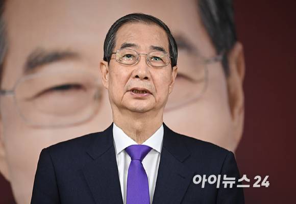 한덕수 무소속 대통령선거 예비후보가 7일 서울 영등포구 선거캠프 사무실에서 열린 기자회견에서 대선 단일화와 관련해 발언하고 있다. [사진=곽영래 기자]