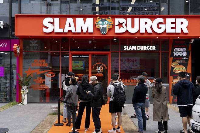 컨트롤엠, K-푸드 버거로 승부하는 ‘슬램버거’ 첫 매장 오픈 / 출처=컨트롤엠