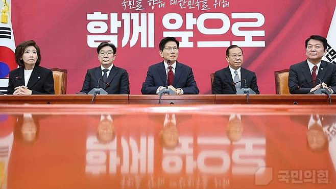 지난 4일, 서울 여의도 국회 회의실에서 열린 선거대책위원회 회의에서 김문수 후보가 발언하고 있다. (국민의힘)