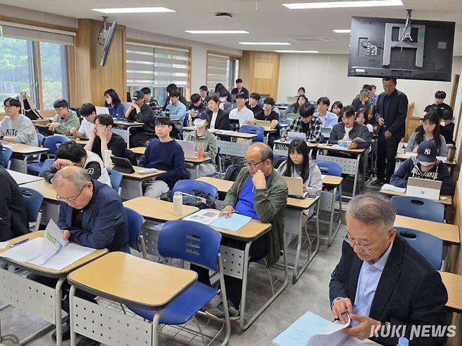통일강원연구원의 미래세대를 위한 콜로퀴엄이 7일 강원대학교 동물생명과학대학에서 열렸다.