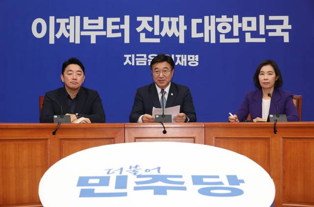 5일 서울 여의도 국회에서 더불어민주당 윤호중 총괄선대본부장이 기자간담회를 하고 있다. 연합뉴스