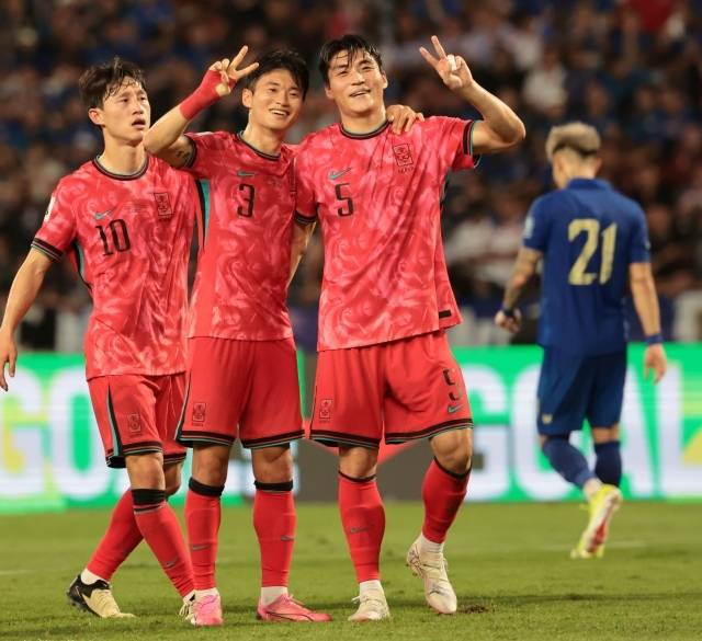 박진섭(사진 맨 오른쪽). 사진(태국, 방콕)=연합뉴스 제공