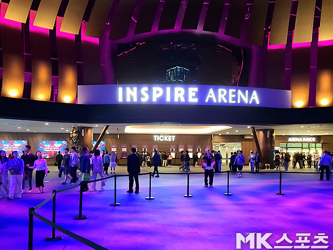 2025년 5월6일 인천광역시 영종국제도시 인스파이어 아레나 블랙컴뱃 14 출입구 오픈 2시간 전 티켓 부스. 사진=강대호 기자