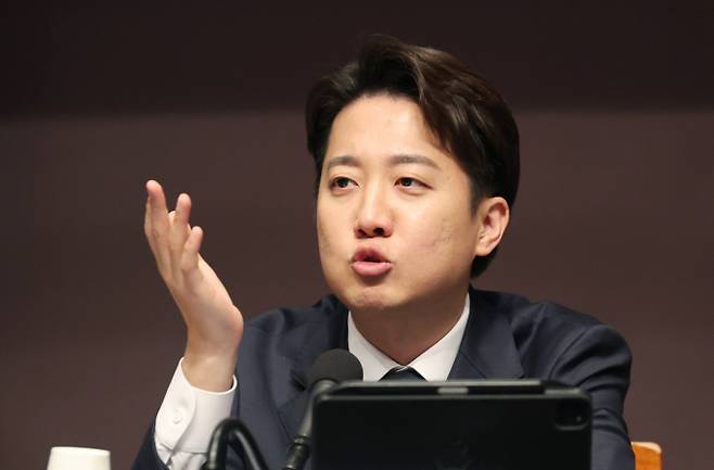 이준석 개혁신당 대선 후보가 과학자 등을 지원하는 내용의 공약을 공개했다. 사진은 지난달 30일 서울 중구 프레스센터에서 열린 관훈토론회에 참석한 이 후보. /사진=뉴시스