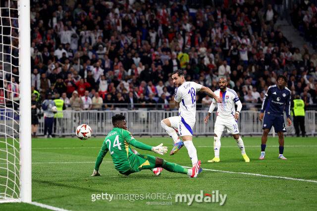 올랭피르 리옹과의 유로파리그 8강 1차전에서 실수를 저지르며 실점을 헌납한 안드레 오나나. /게티이미지코리아