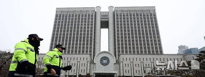 [서울=뉴시스] 김선웅 기자 = 서울고법이 위치한 서울 서초구 서울법원종합청사 모습. 2025.05.07. mangusta@newsis.com