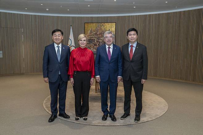 [서울=뉴시스] 대한체육회, 전북특별자치도, 문화체육관광부가 스위스 로잔의 국제올림픽위원회(IOC) 본부를 공식 방문했다. (사진 = 대한체육회 제공) *재판매 및 DB 금지