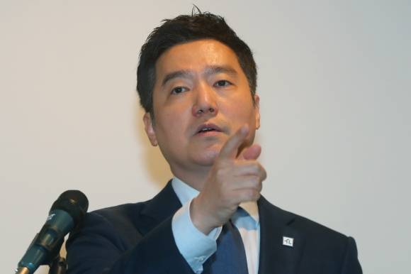 김세의 가로세로연구소 대표가 7일 오후 서울 강남구 스페이스쉐어에서 열린 배우 김수현의 중대범죄 관련 기자회견에서 인사말을 하고 있다. 2025.05.07. 뉴시스