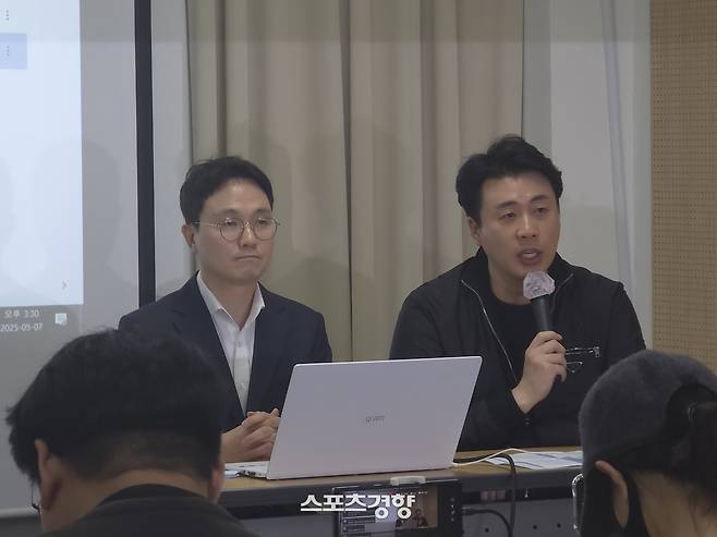 유튜버 이진호와 은현장이 7일 서울 강남구 스페이스쉐어 삼성역센터에서 진행된 기자회견을 진행해  故김새론 관련 가세연 측의 주장을 반박했다. 사진|김원희 기자