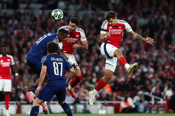 ▲ 파리 생제르맹과 아스널의 2024-25 유럽축구연맹 챔피언스리그(UCL) 4강 2차전 결과에 대한 궁금증이 커진다. 1차전은 PSG가 우스망 뎀벨레의 결승골로 1-0으로 이겼다. ⓒ연합뉴스/REUTERS/AP/AFP