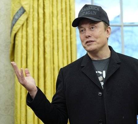 일론 머스크 최고경영자의 복귀 소식에 테슬라 주가가 상승했다.  뉴시스