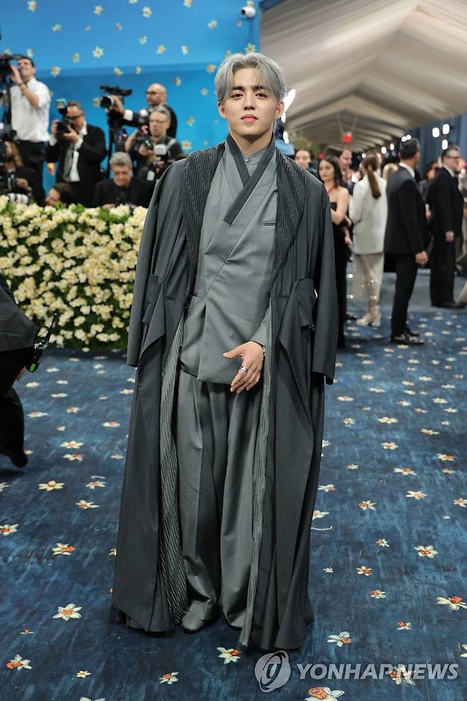 뉴욕 메트 갈라 참석한 세븐틴 에스쿱스 [뉴욕 AFP=연합뉴스. 재판매 및 DB 금지]