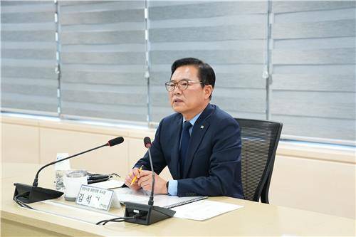 회의 주재하는 김석필 시장 권한대행 [천안시 제공. 재판매 및 DB 금지]