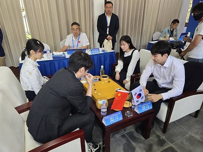 박정환-오유진 조가 루양배 8강에서 탈락했다. [한국기원 제공. 재판매 및 DB 금지]